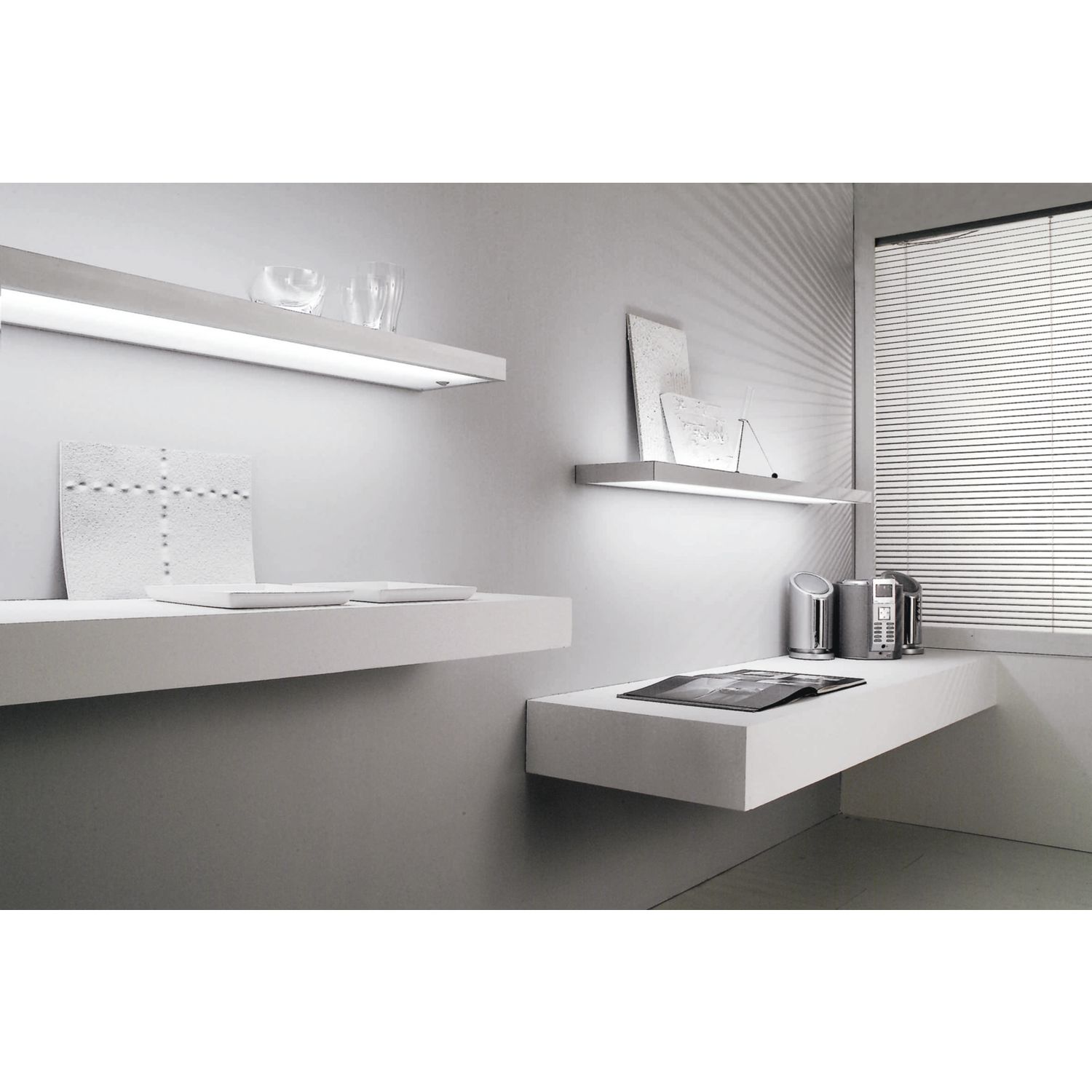 DOMUS Line Tablarleuchte Sushi LED 1200 mm Edelstahl Effekt
