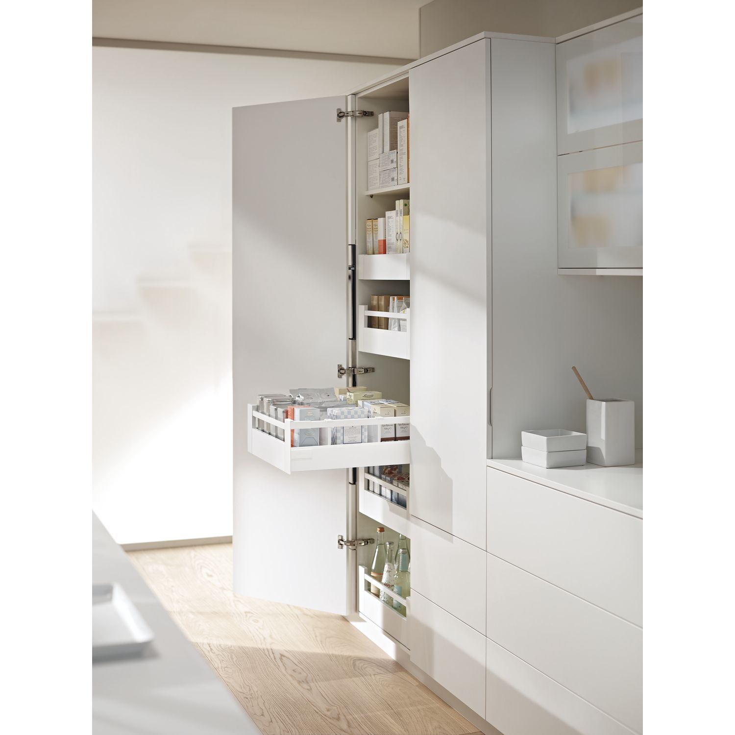 blum SPACE TOWER TANDEMBOX antaro mit Reling NL500 KB600 weiß